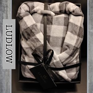 ❇❇❇❇LUDLOW Luxury Velvet Robe❇❇❇❇